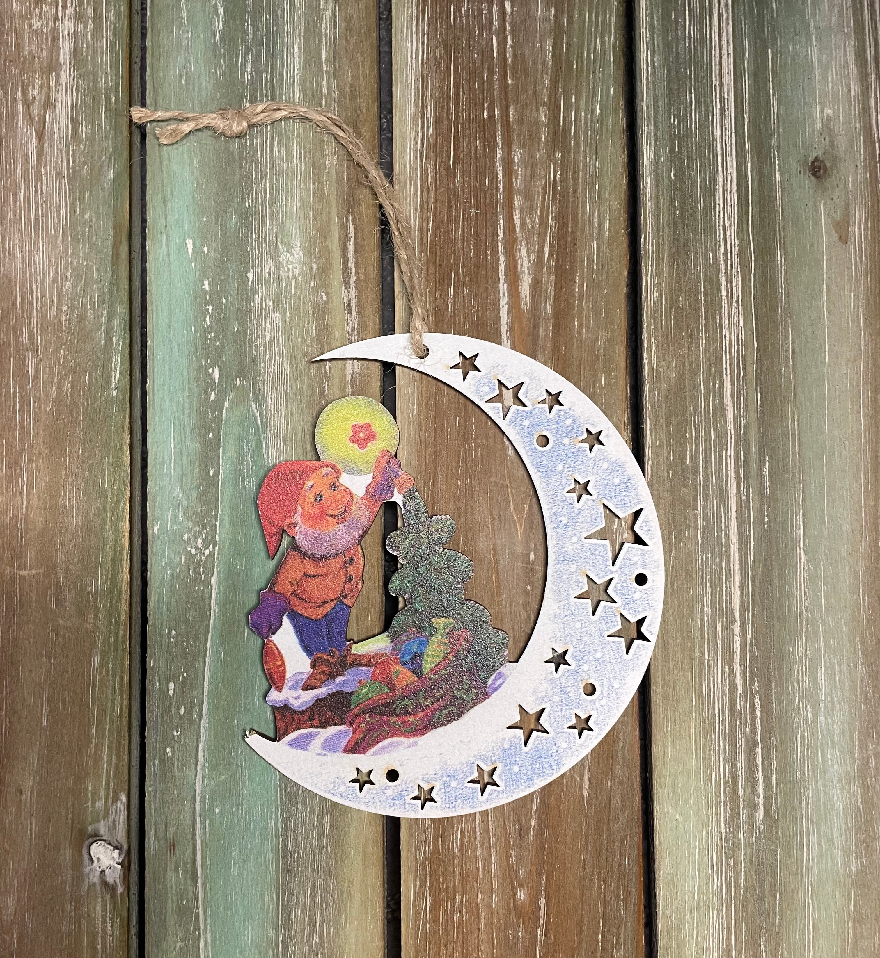 Деревянная игрушка. Месяц с гномом (Зарубин В. И.)